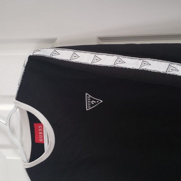 Guess Sweatshirt - Picture 4 of 5